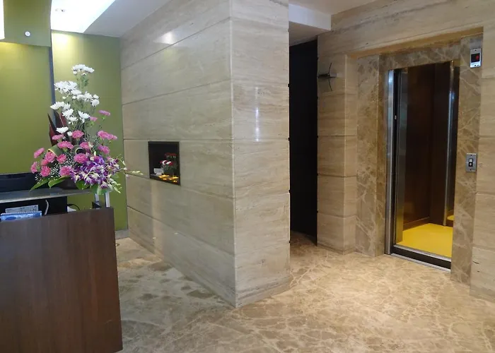 Ascot Hotel
